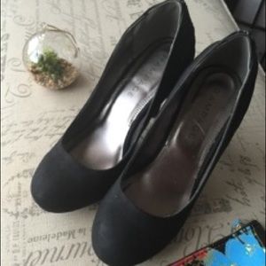 Round-Toe Matte Heels